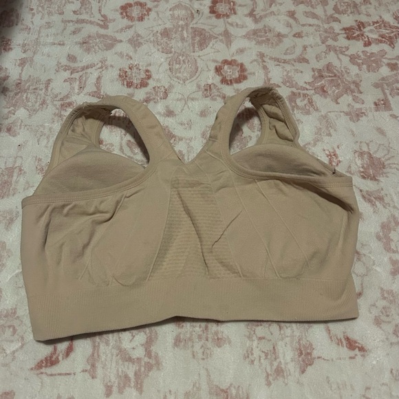 2 zip up bras medium, good condition - Picture 5 of 5
